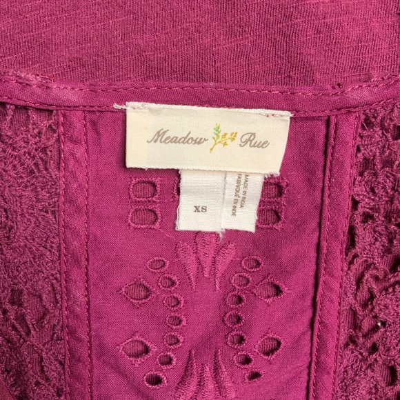 ANTHROPOLOGIE MEADOW RUE TOP CROCHETED DETAIL WINE - Picture 3 of 5